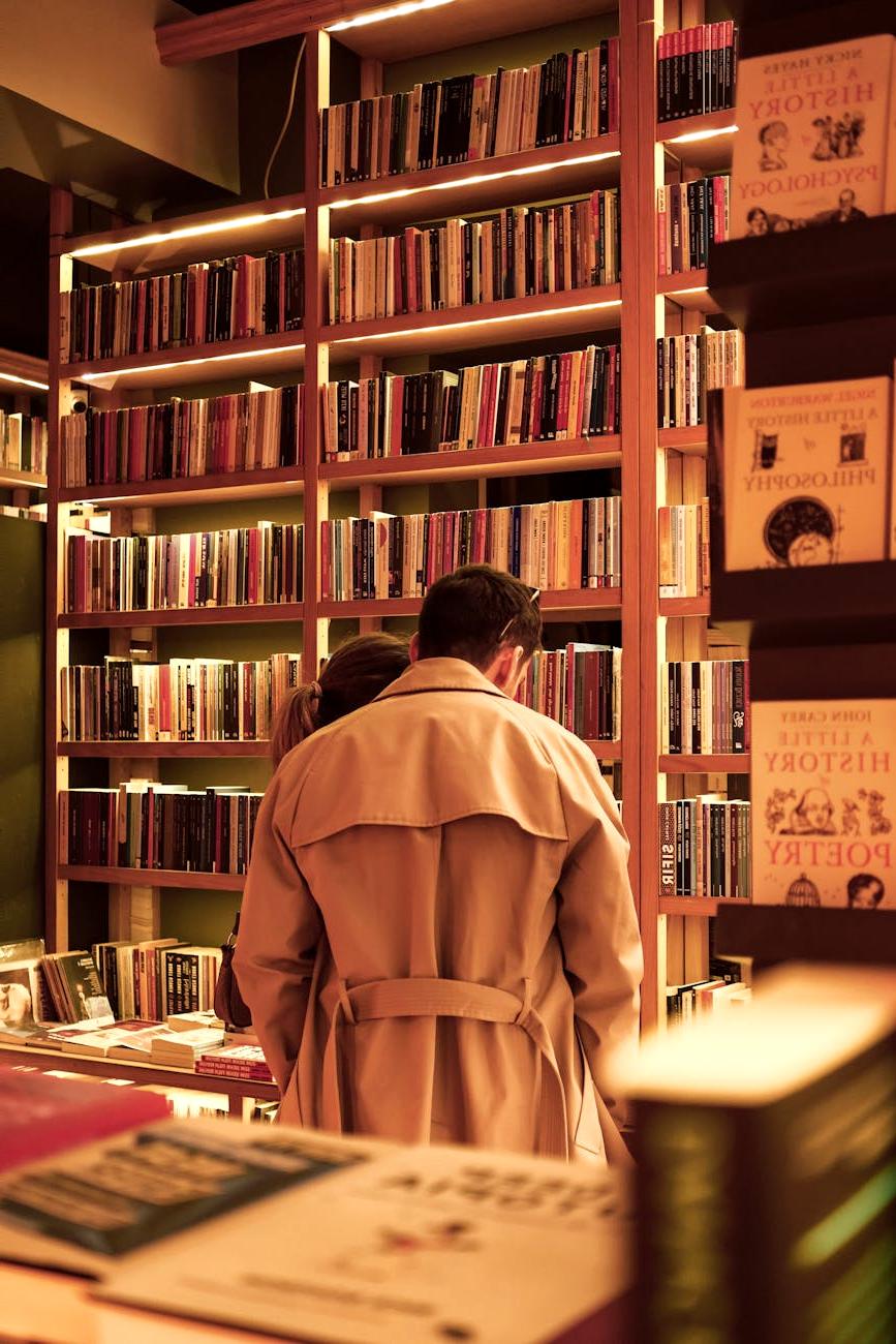 Корица на книгата 'Лятото на последния шепот'